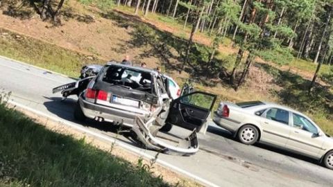 Тяжелая авария на Таллиннском шоссе: столкнулись несколько машин (фото)